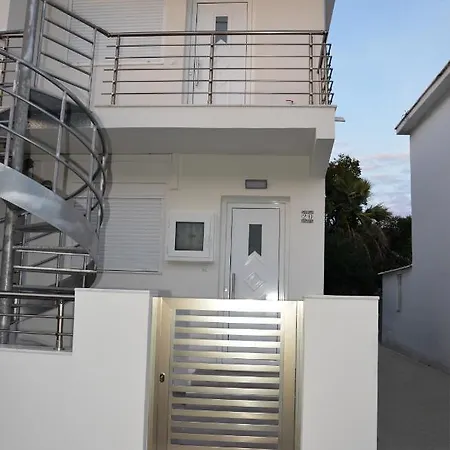 City Heart Flats First Floor Apartment *